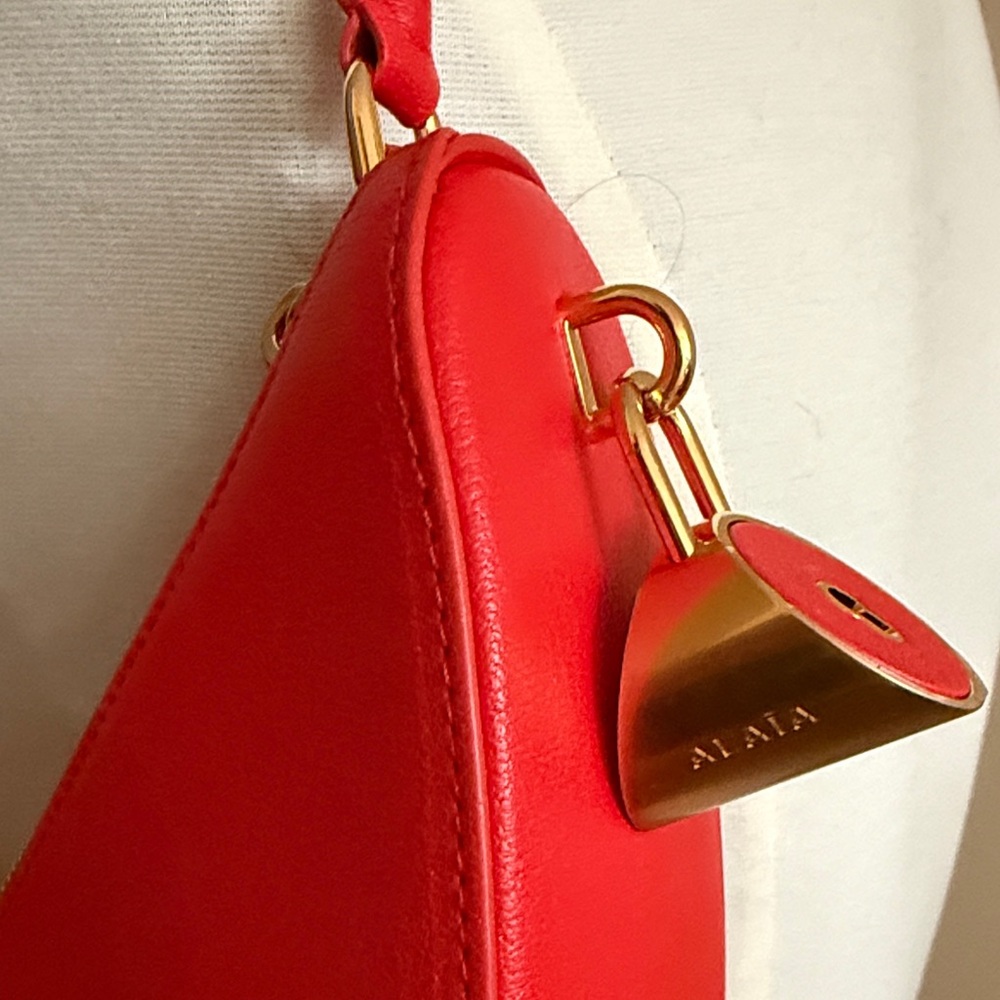 NWT ALAÏA LE DEMI-COEUR Bag IN GOATSKIN Made in ITALY - Picture 7 of 16